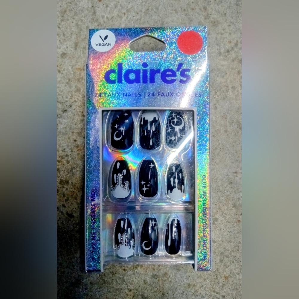 Nails - Claire's Black Metaphysical Design